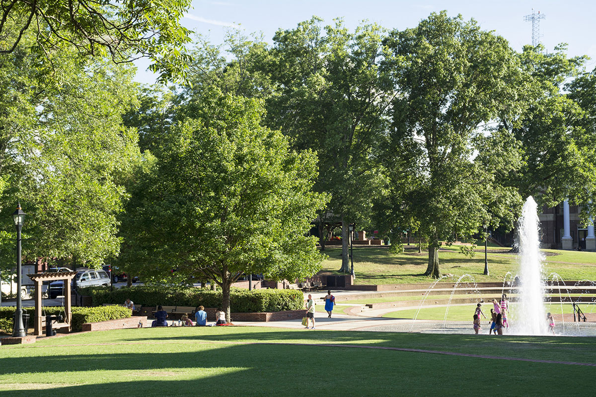 The Arbors at Breckinridge Apartment Homes Rentals Near I85 & I285