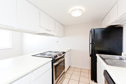 3465 Douglas Street Studio-2 Beds Apartment for Rent - Photo Gallery 10