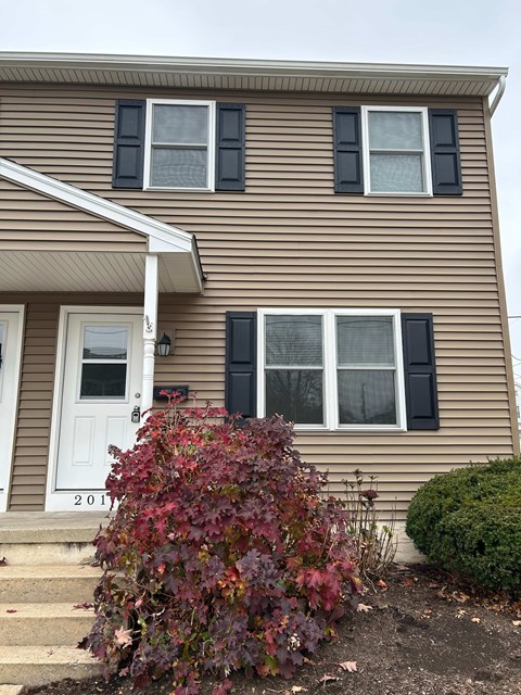 201 Madison St 2 Beds Apartment for Rent