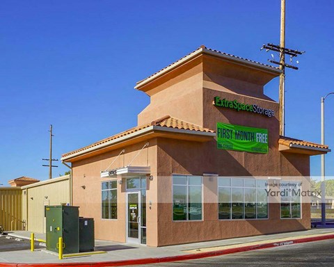 Storage Units for Rent available at 43633 20Th Street West, Lancaster, CA 93534