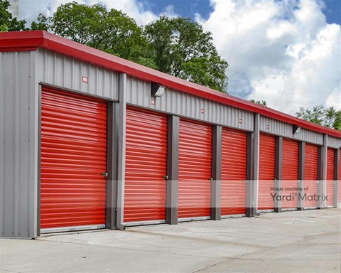 Storage Units for Rent available at 1101-1111 Broadway Street, Pekin, IL 61554