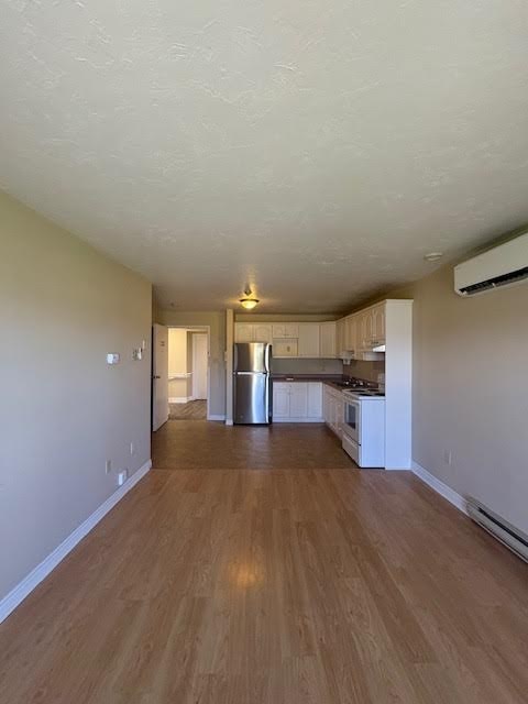 9 Rue Butte-A-Eloi 1-2 Beds Apartment for Rent - Photo Gallery 2