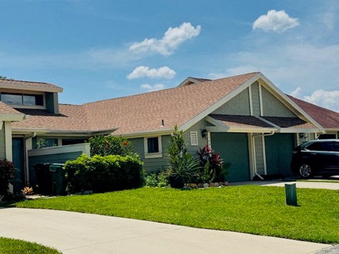 2051  1494 Colchester 2 Beds Apartment for Rent
