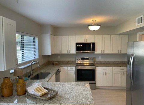 2050  1582 Hatfield 3 Beds Apartment for Rent
