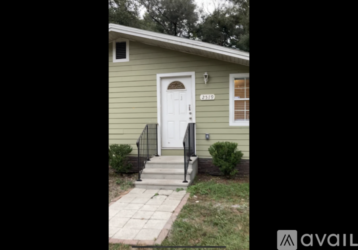 A house with the number 2519 on the front door.
