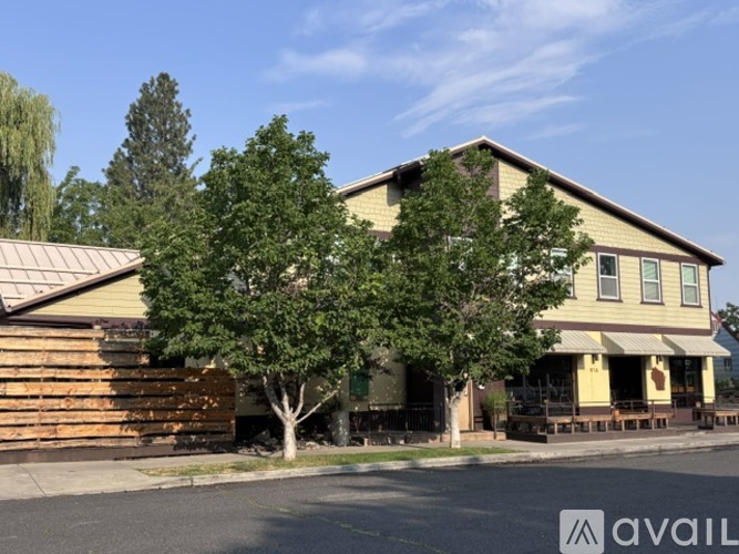 916 South Hatch Street 1 Apartment for Rent - Photo gallery 1