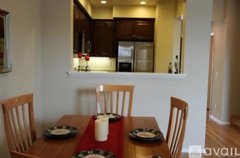 24 Hedge Bloom 3 Beds Apartment for Rent