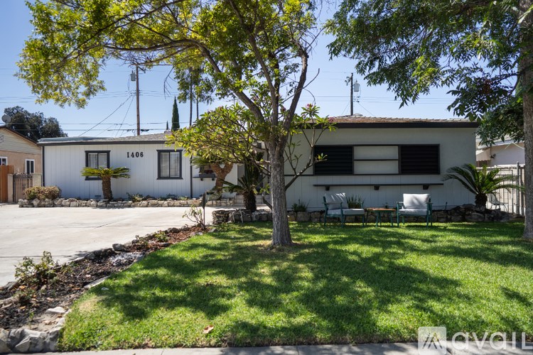 A white house with the number 1408 on it.