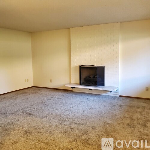 A sunny day at the courtyard of apartment complex B.