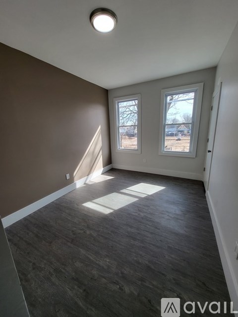 360 N Grove St 5 Beds Apartment for Rent
