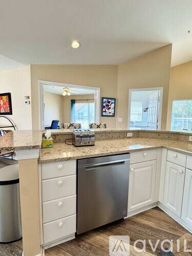 Source URL: https://prod-avail.s3.amazonaws.com/public_images/42074565/listing/9_Kitchen_5.jpg