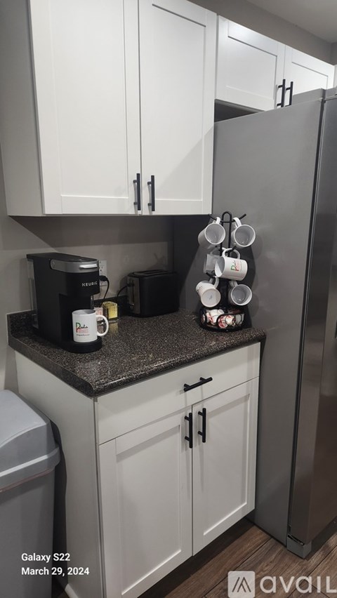 39 E 7Th St 3 Beds Apartment for Rent