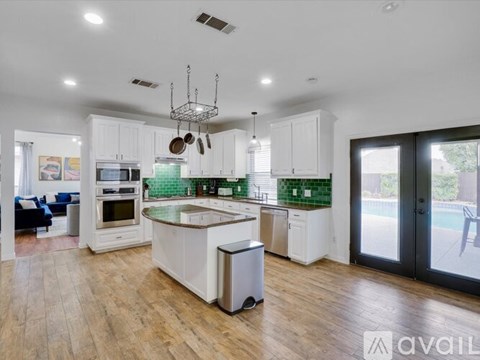 Source URL: https://prod-avail.s3.amazonaws.com/public_images/43134173/listing/17.jpg