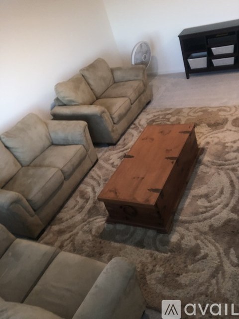 940 Cabra Street 6 Beds Apartment for Rent