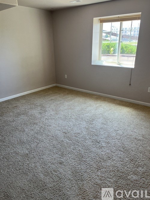 Source URL: https://prod-avail.s3.amazonaws.com/public_images/40569035/listing/IMG_0935.jpeg