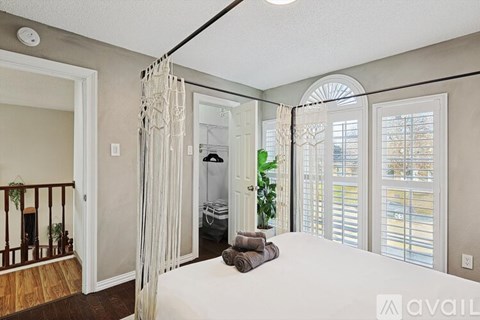 708 Azalea Dr 5 Beds Apartment for Rent
