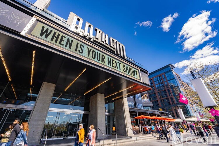 The Aladdin show is about to start.