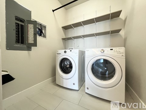 251 S Mill St 2 Beds Apartment for Rent