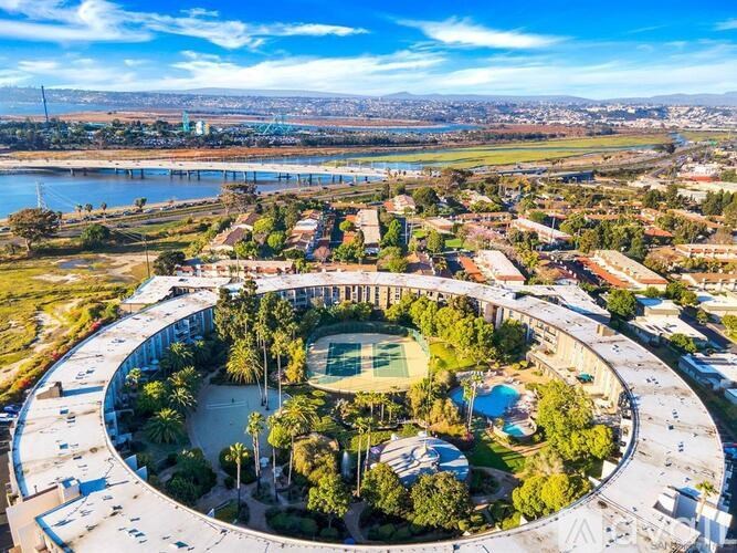 Source URL: https://prod-avail.s3.amazonaws.com/public_images/41509903/listing/13-web-or-mls-Radiate_3050RueD_OrleansUnit360-12.jpg