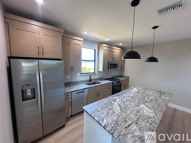 4-bedroom apartment at 3063 Connecticut Ave in Naples, FL