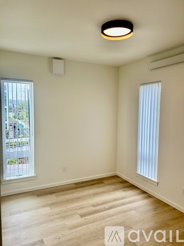 803 E Sharp Ave 4 Beds Apartment for Rent