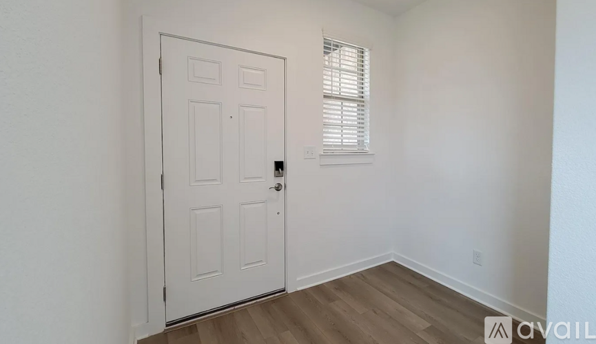 465 Bristlecone Bnd 3 Beds Apartment, Single Family Home for Rent - Photo gallery 1