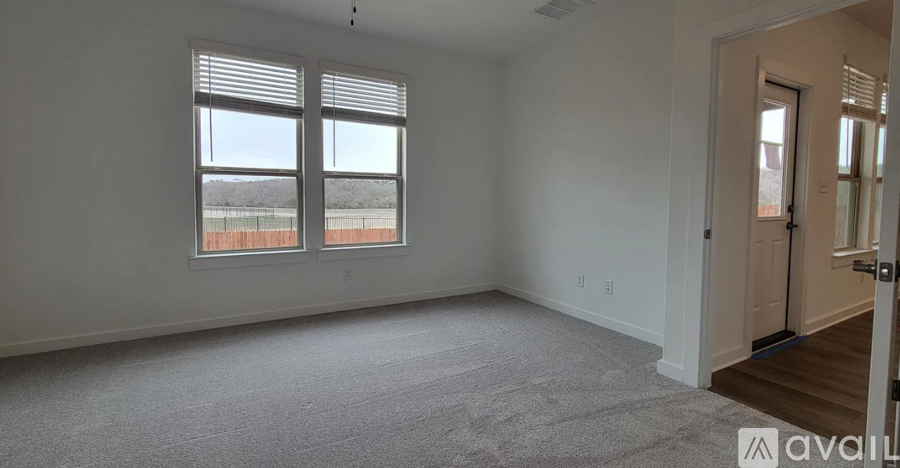 465 Bristlecone Bnd 3 Beds Apartment, Single Family Home for Rent - Photo gallery 4