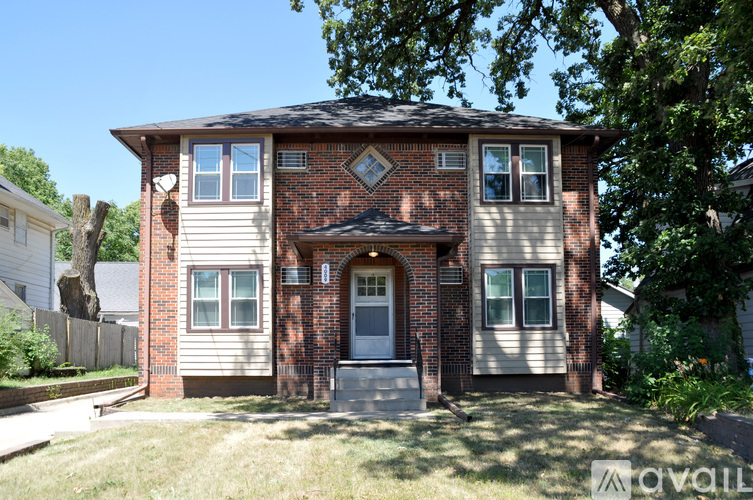 4009 University Avenue 1 Apartment for Rent - Photo gallery 1