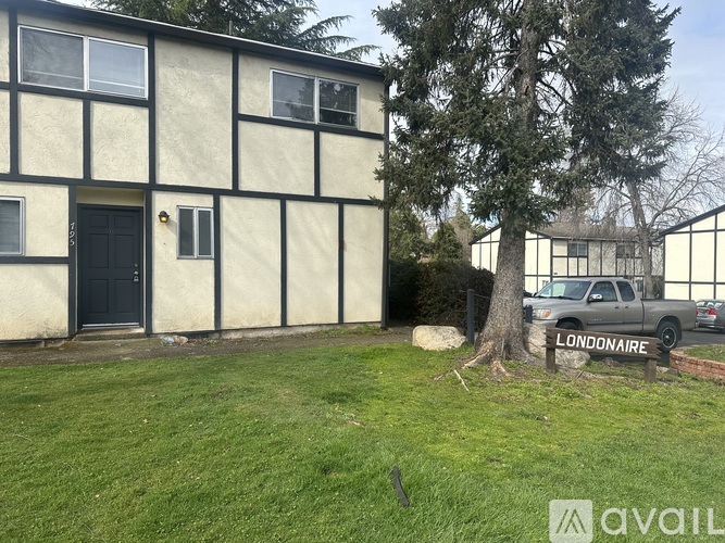 795 Park St 4 Beds Apartment, Townhouse for Rent - Photo gallery 1