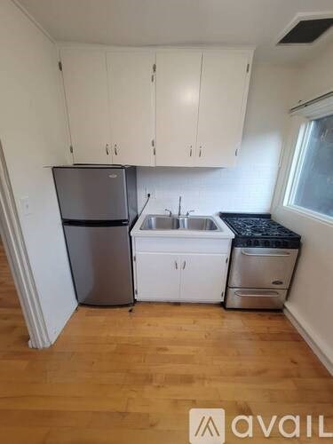 489 S Robertson Blvd Studio Apartment for Rent