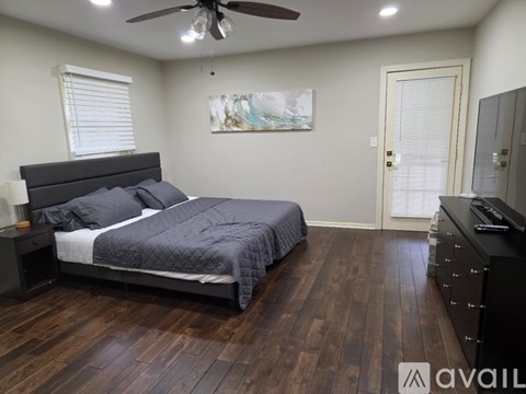 Source URL: https://prod-avail.s3.amazonaws.com/public_images/43133216/listing/Master_Bedroom_3.jpg