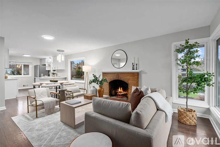 4324 Northeast 65th Street 4 Beds Apartment, Single Family Home for Rent - Photo gallery 2