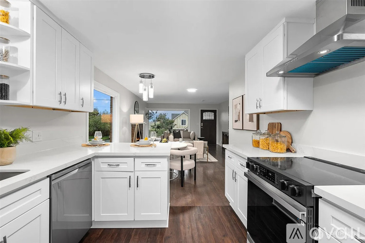 4324 Northeast 65th Street 4 Beds Apartment, Single Family Home for Rent - Photo gallery 5