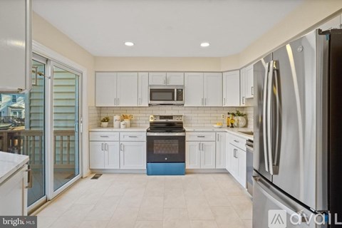 Luxberry Drive 3 Beds Apartment for Rent