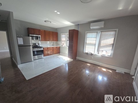 111 Hawthorne Street 2 Beds Apartment for Rent