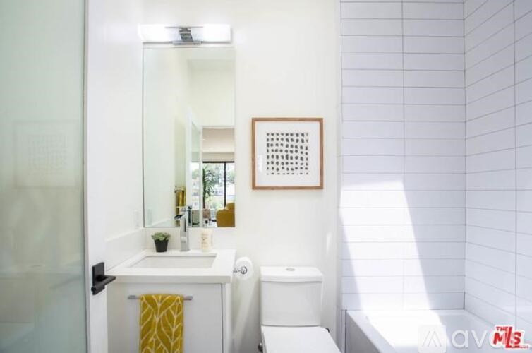 Source URL: https://prod-avail.s3.amazonaws.com/public_images/41512275/listing/Brilliant_First_Listing_Pics_16.jpg