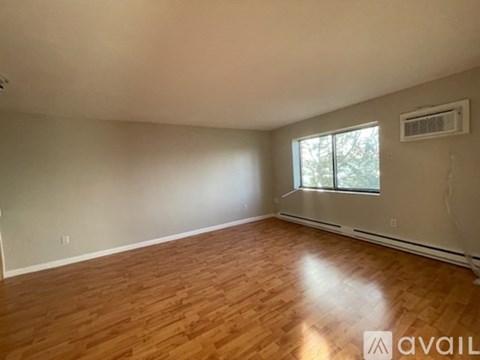 10 Roberts St 1 Apartment for Rent