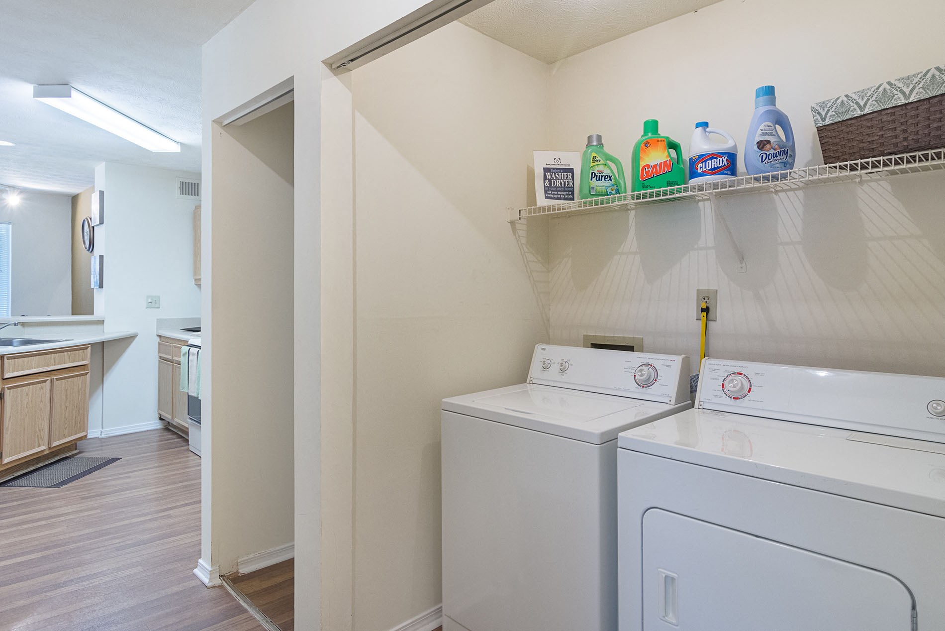 Browse Photos of Champions Glen Apartments in Union City, GA