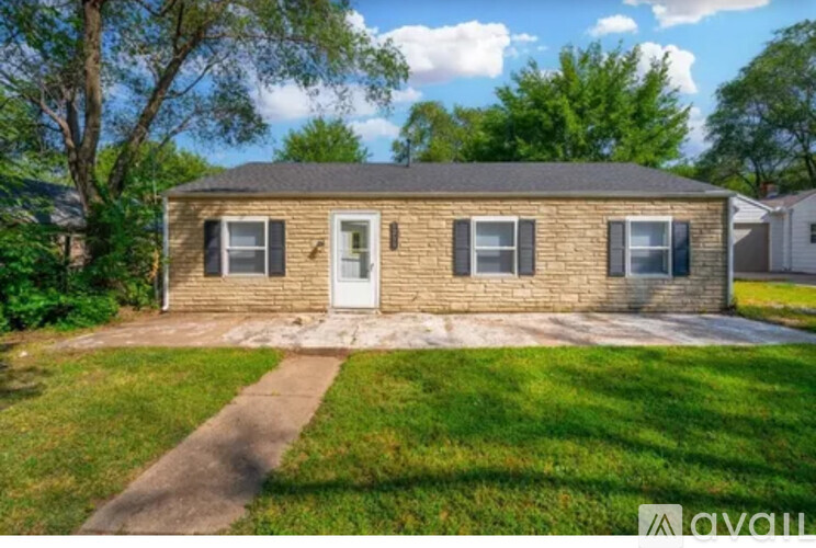 1208 East Charleston Drive 3 Beds Apartment, Single Family Home for Rent - Photo gallery 1