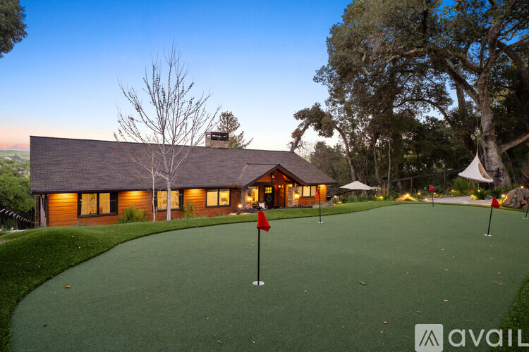 155 Leawood Circle 4-5 Beds Apartment, Single Family Home for Rent - Photo gallery 4