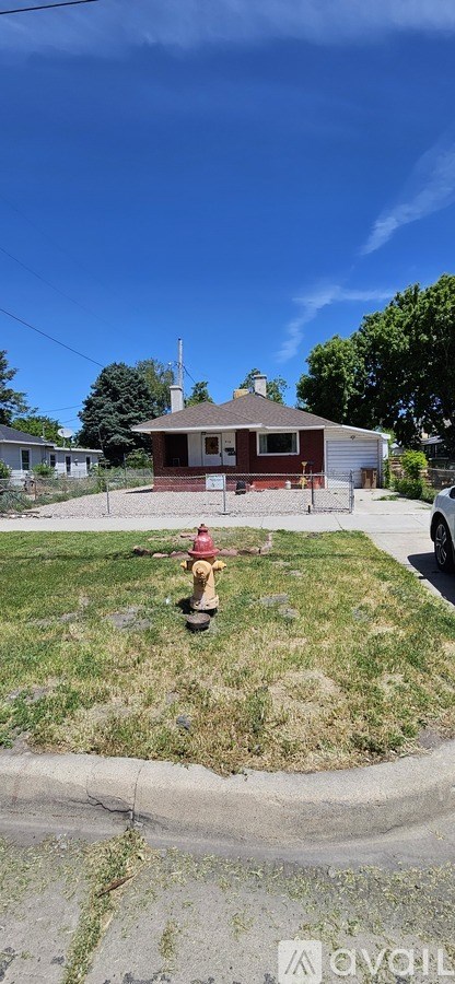 916 300 North 2 Beds Apartment for Rent
