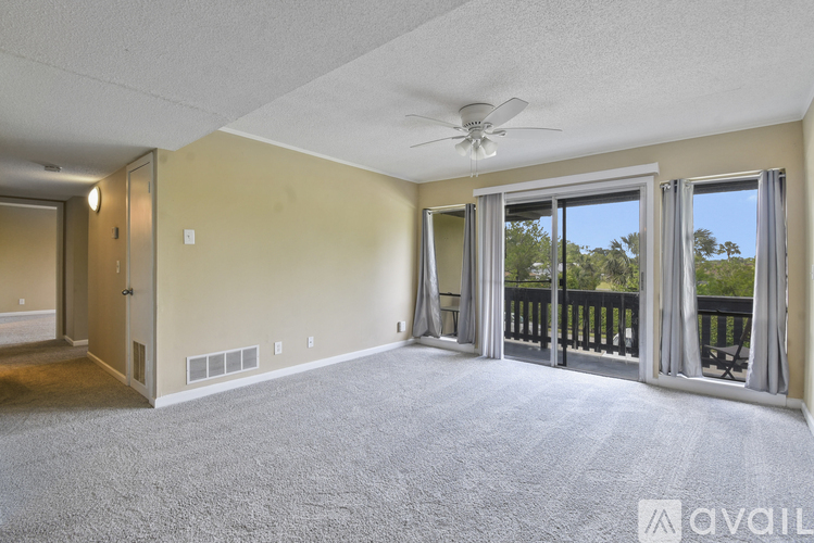 40 Club House Dr 2 Beds Apartment, Condo for Rent - Photo gallery 3