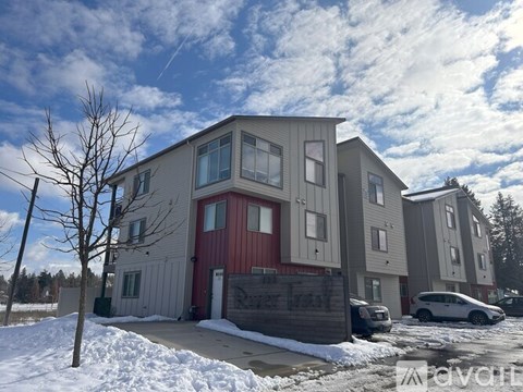 Source URL: https://prod-avail.s3.amazonaws.com/public_images/40356756/listing/River_Trail_Exterior.jpg