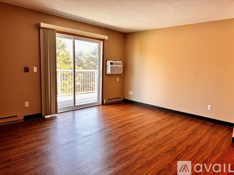 Source URL: https://prod-avail.s3.amazonaws.com/public_images/40356628/listing/IMG_4164.jpg