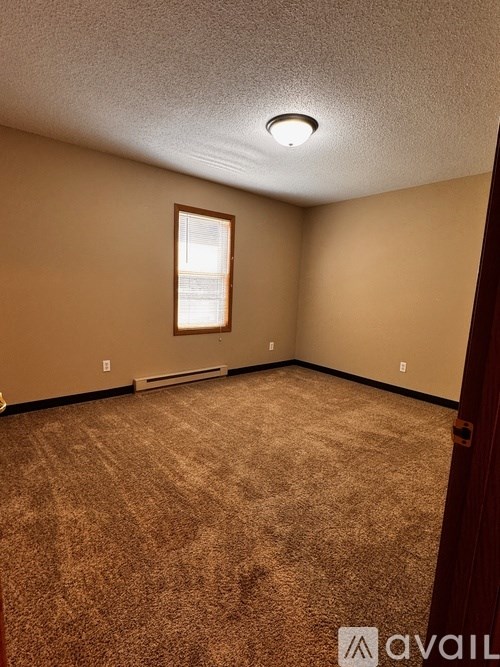 Source URL: https://prod-avail.s3.amazonaws.com/public_images/40356626/listing/IMG_4169.JPG