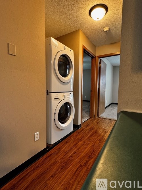 Source URL: https://prod-avail.s3.amazonaws.com/public_images/40356624/listing/IMG_4167.JPG