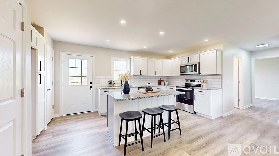 Source URL: https://prod-avail.s3.amazonaws.com/public_images/40408880/listing/kitchen_1.jpeg