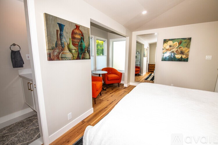 Source URL: https://prod-avail.s3.amazonaws.com/public_images/40354263/listing/Carol_ADU-108.jpeg