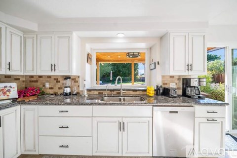 Source URL: https://prod-avail.s3.amazonaws.com/public_images/40353929/listing/djexoe5yla4cul02vtn0.jpg