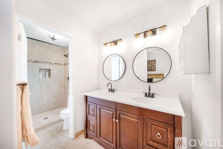 Source URL: https://prod-avail.s3.amazonaws.com/public_images/40353976/listing/lj61cfyqtt1abbv5tehp.jpg